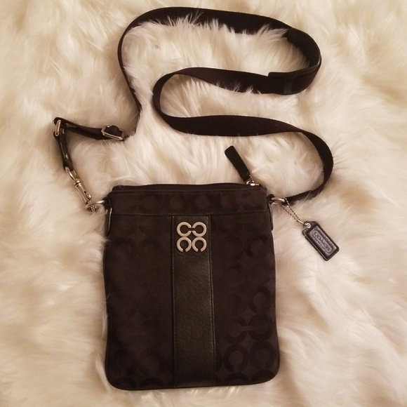 Coach Handbags - Black Coach Messenger Crossbody Bag